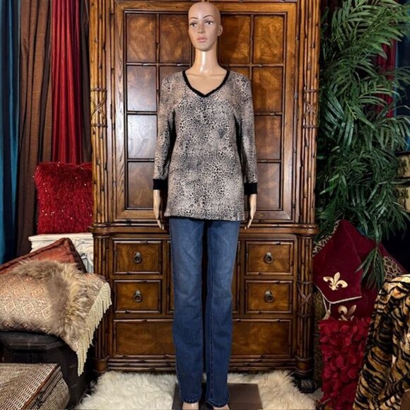 NWOT Jones New York Cotton Couture Leopard Black Tipped Vneck Top - Picture 6 of 16